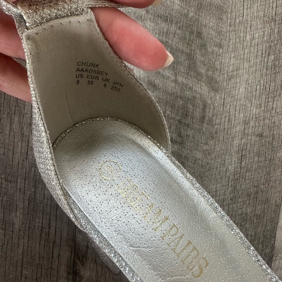Dream Pairs Ankle Strap Silver Shining Chunky Heels Sandals Size 8 - Picture 4 of 8